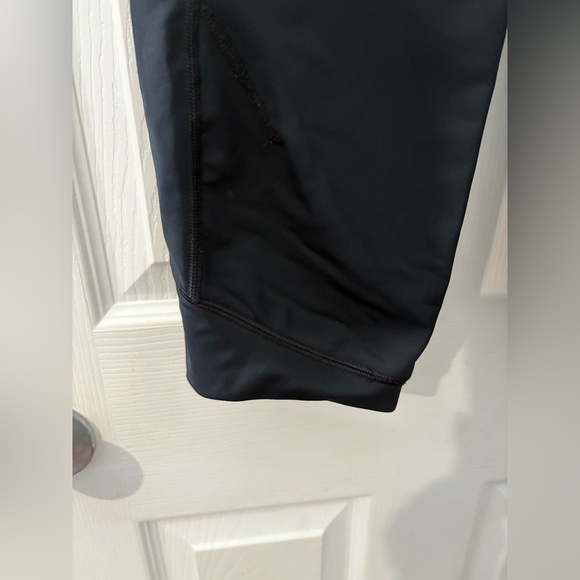 Mountain Hardwear black cropped pants capri size women’s xs - Picture 6 of 13